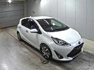 Toyota Aqua 2021 পার্ল