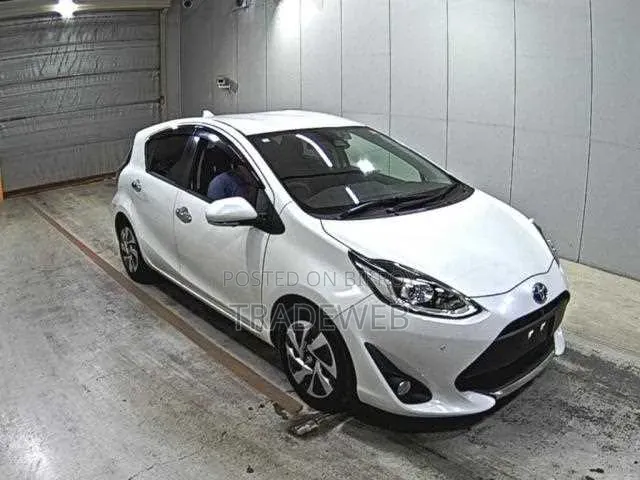 Toyota Aqua 2021 Pearl