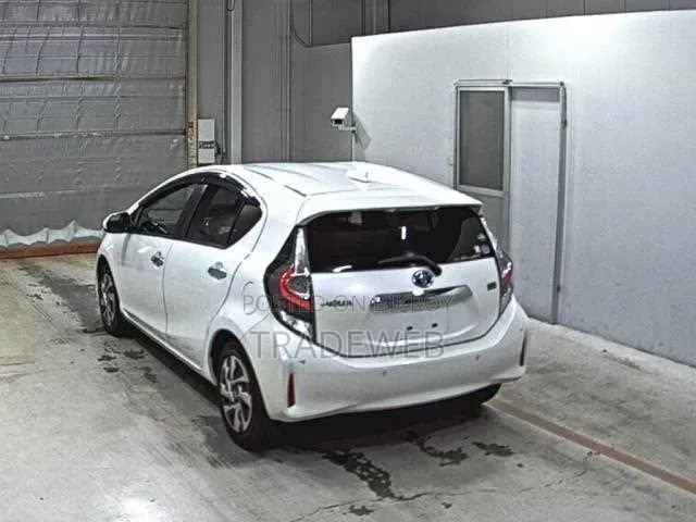 Toyota Aqua 2021 Pearl