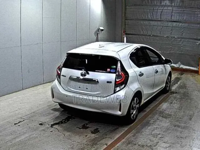 Toyota Aqua 2021 Pearl