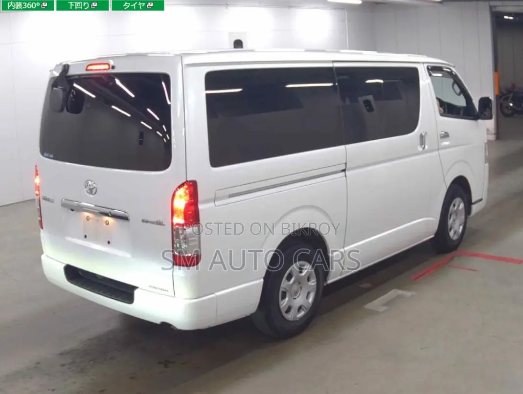 Toyota HiAce 2021 White
