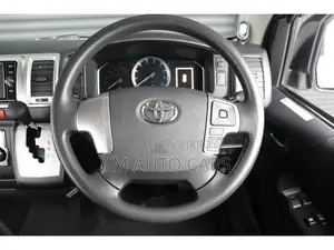 Toyota HiAce 2021 White