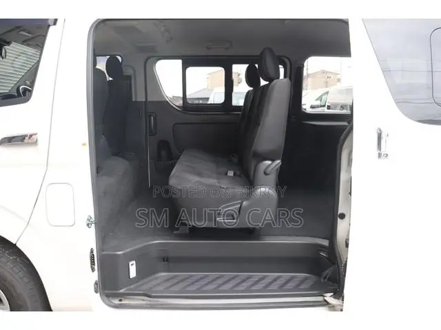 Toyota HiAce 2021 White