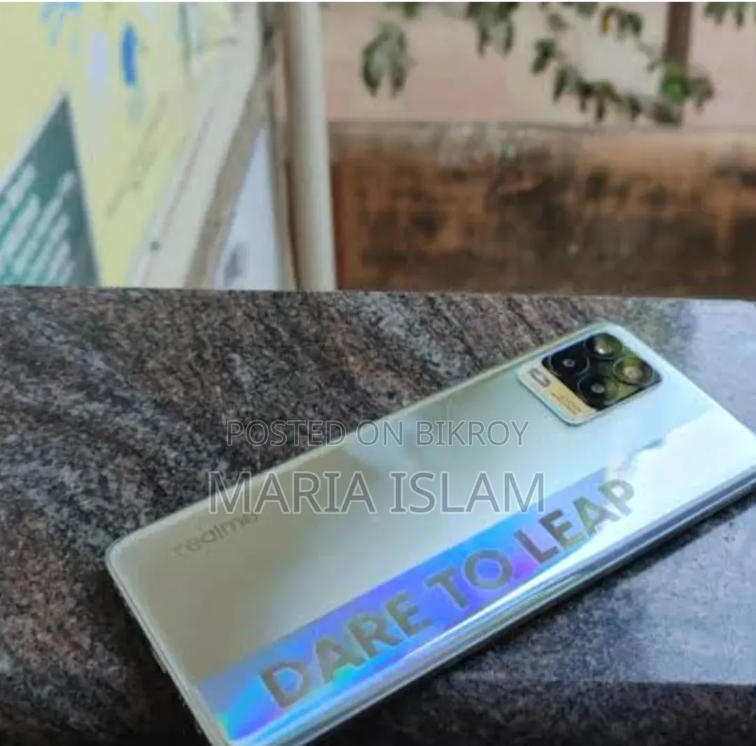 রিয়েলমি ৮ প্রো ১২৮ জিবি সাদা