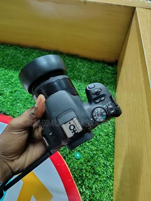 Eid Special Offer: Canon 200D with 50mm Lens