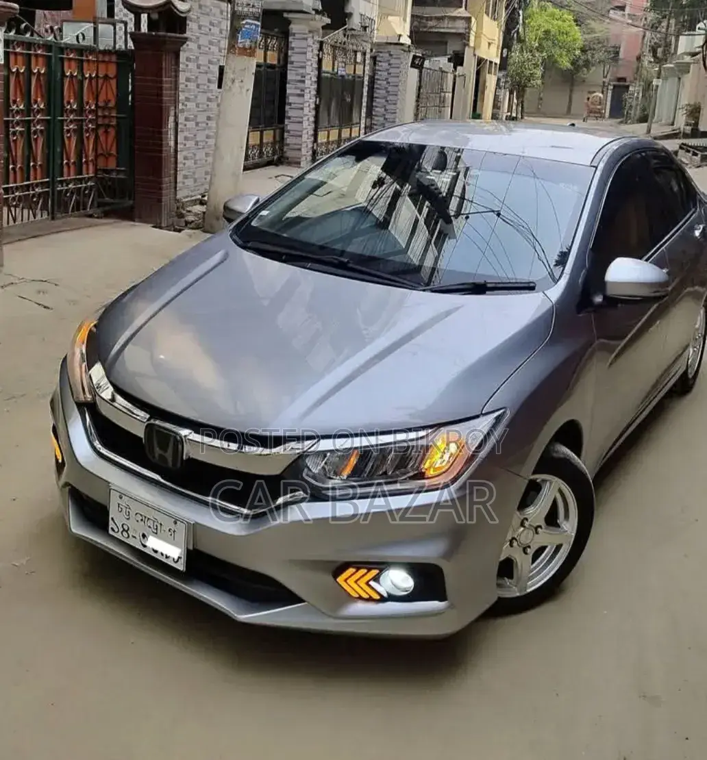 Honda Grace 1.5 Petrol AWD 2017 Silver