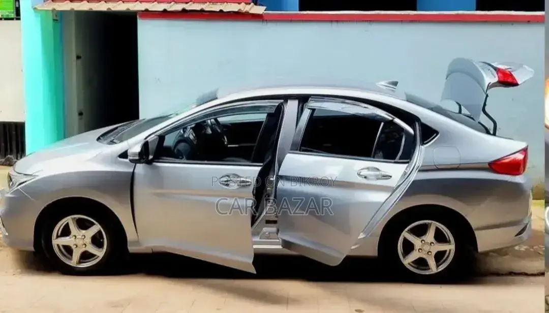 Honda Grace 1.5 Petrol AWD 2017 Silver