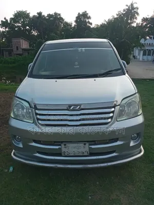 Toyota Noah 2003 Silver
