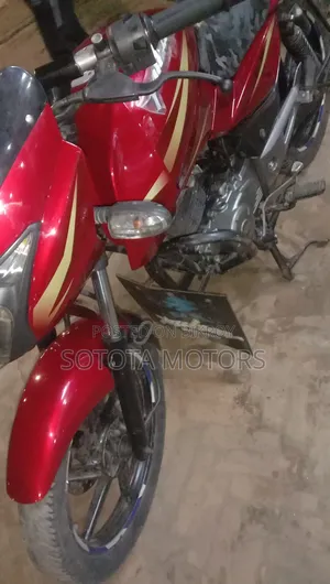 Bajaj Pulsar 150 2012 Red