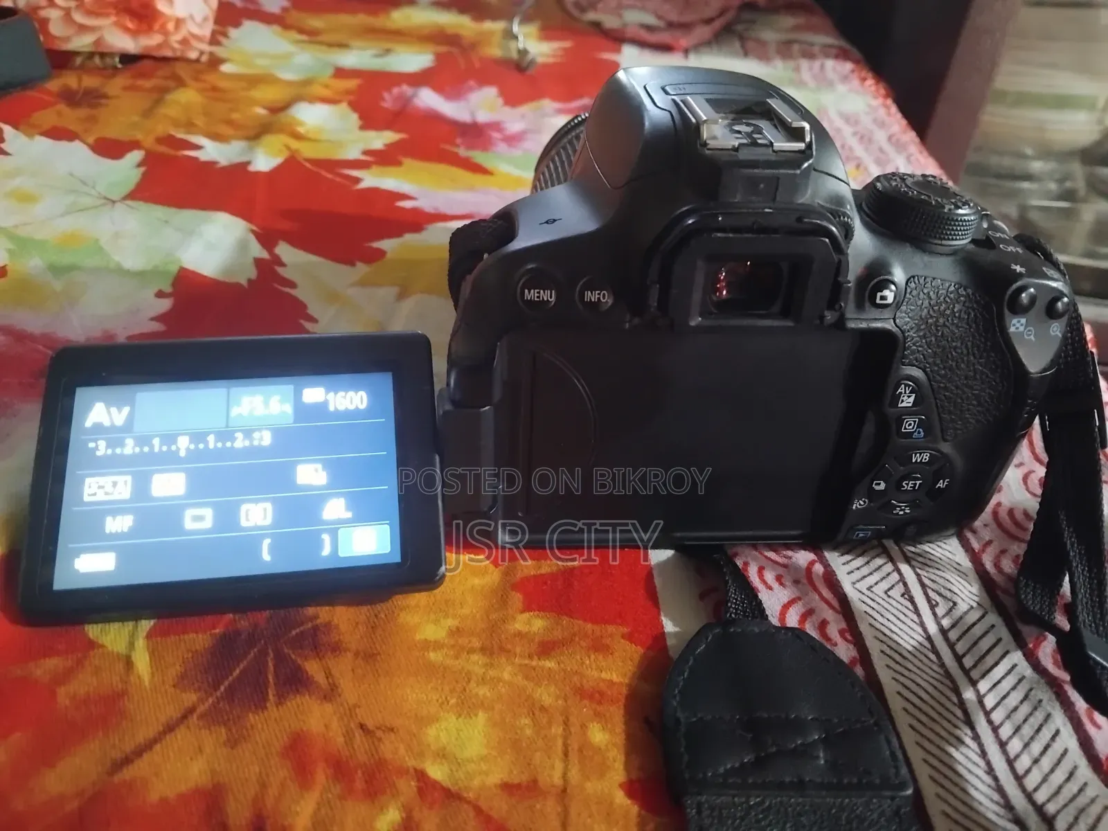 ক্যামেরা Canon 720