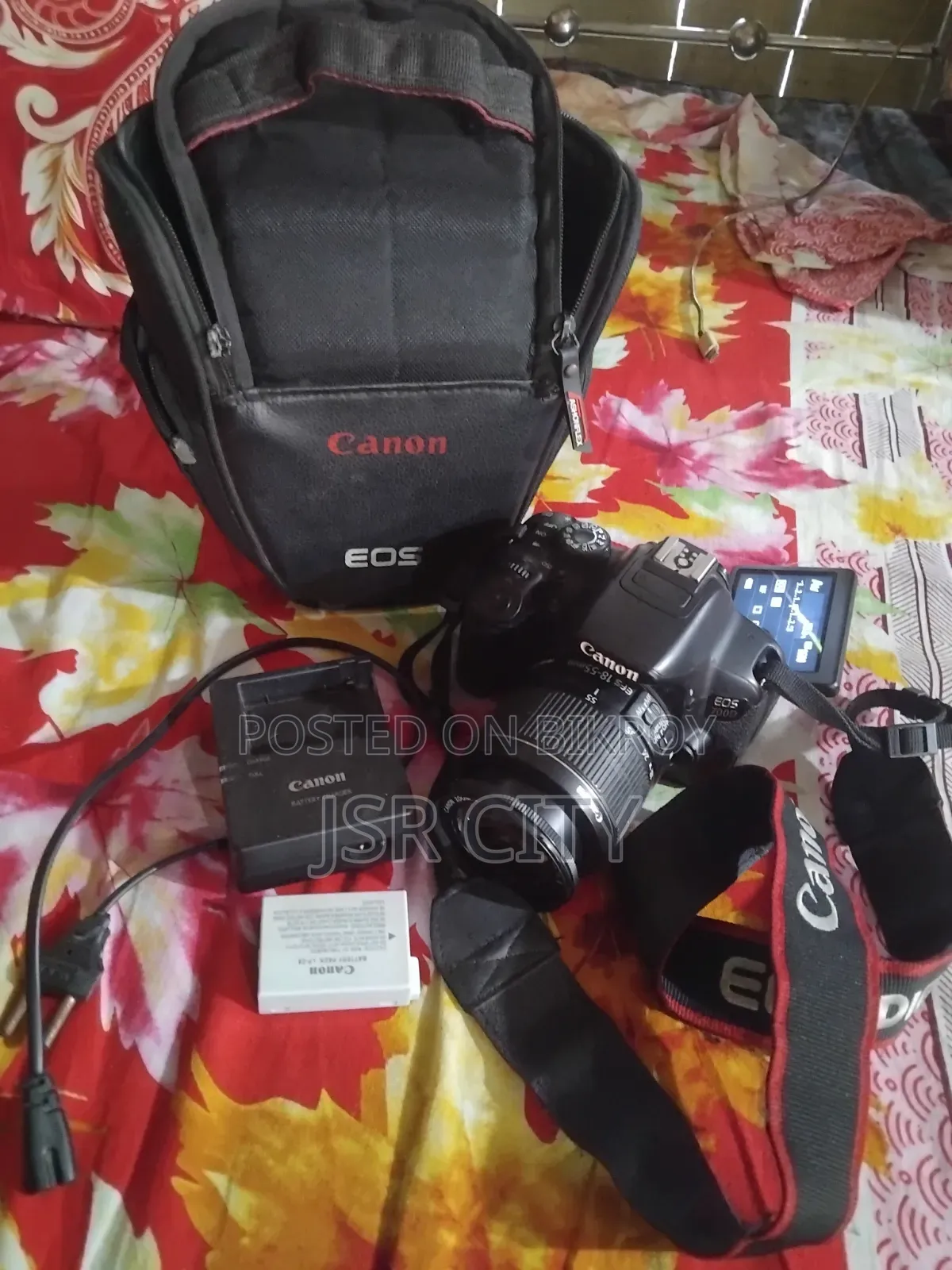 ক্যামেরা Canon 720