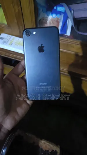 Apple iPhone 7 32 GB Black