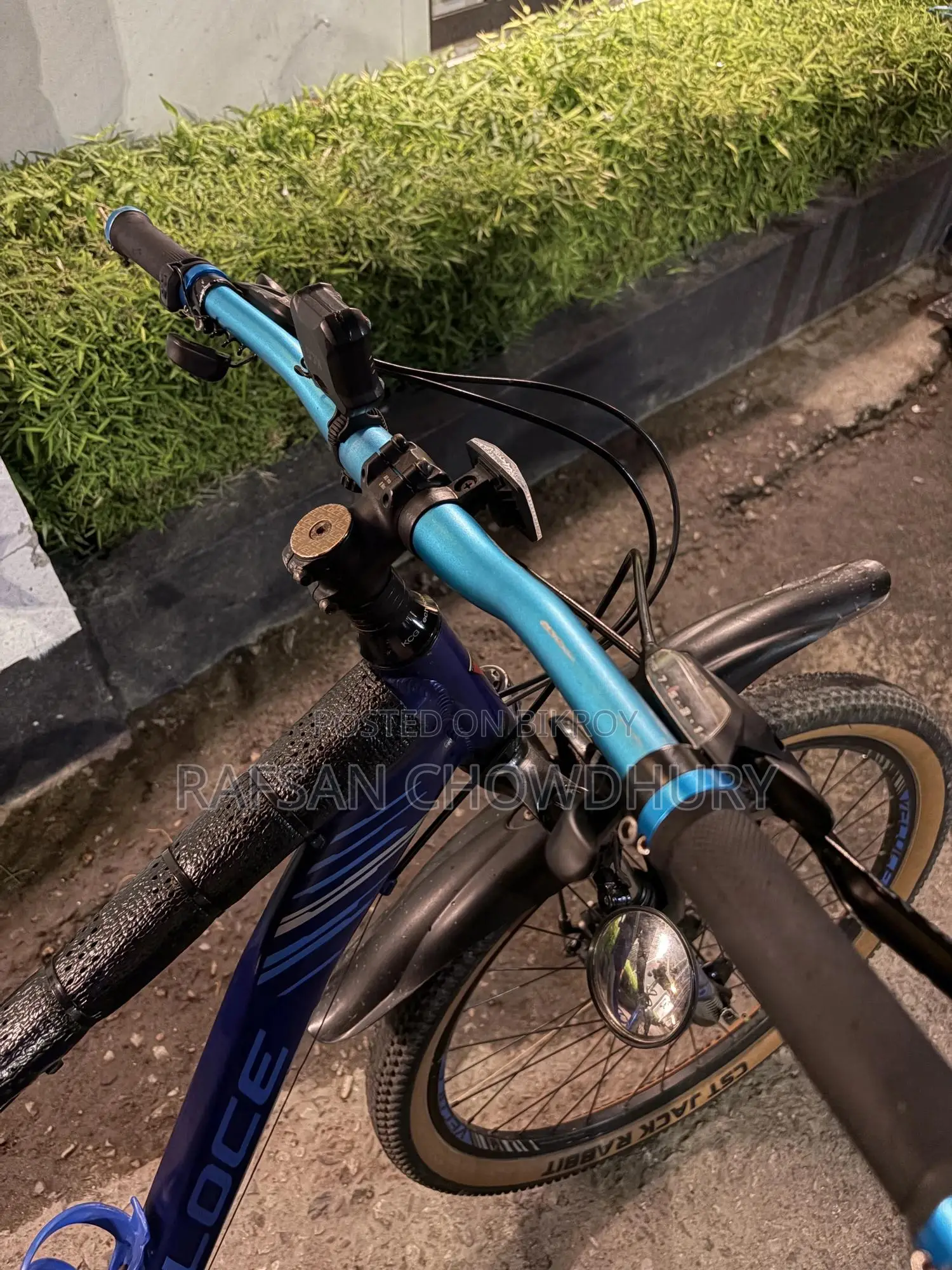 দীর্ঘ যাত্রার জন্য মডিফাই করা Veloce 601 সাইকেল