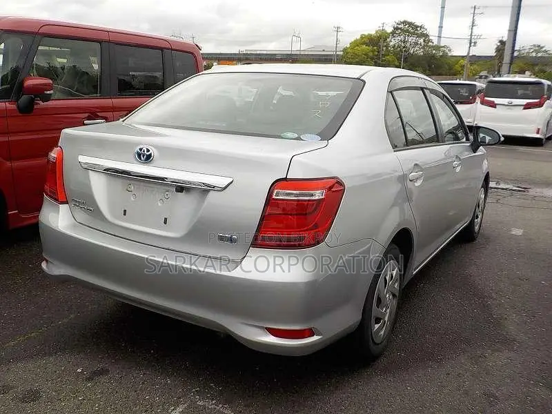 Toyota Axio 2021 Silver