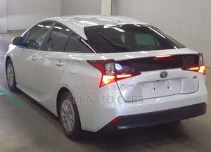 Toyota Prius 2021 Pearl
