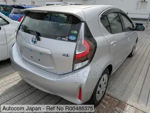 Toyota Aqua 2021 Silver
