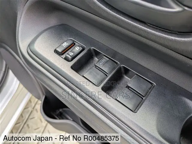 Toyota Aqua 2021 Silver