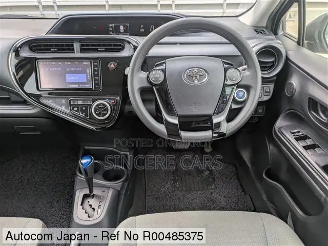 Toyota Aqua 2021 Silver