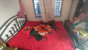 একটি লোহার খাট বিক্রি করা হবে