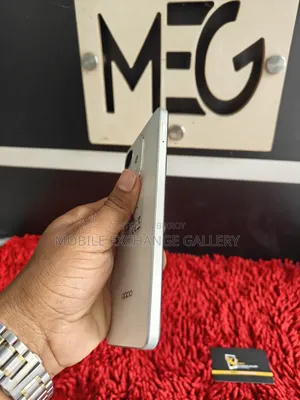 অপো এ৩ ১২৮ জিবি হোয়াইট