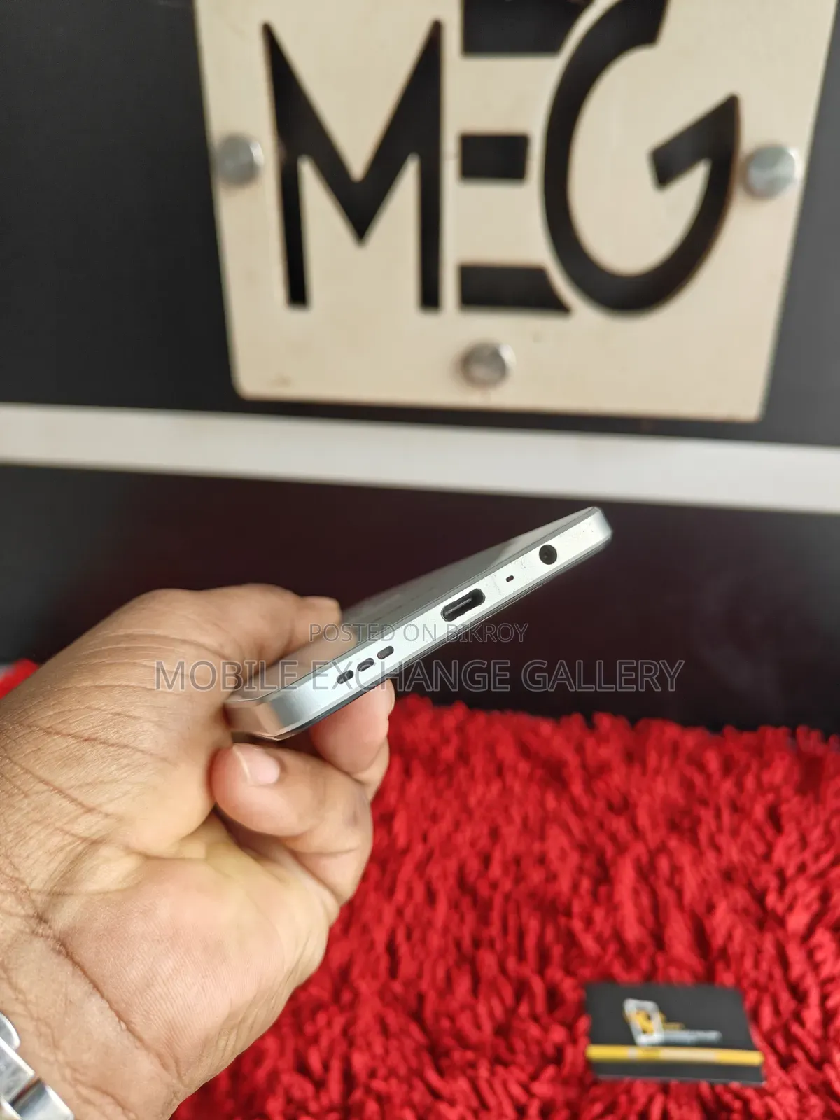 অপো এ৩ ১২৮ জিবি হোয়াইট