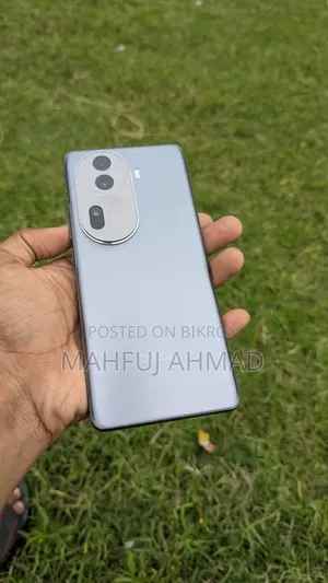 নতুন Oppo Reno 11 Pro 5G 512 GB ব্ল্যাক