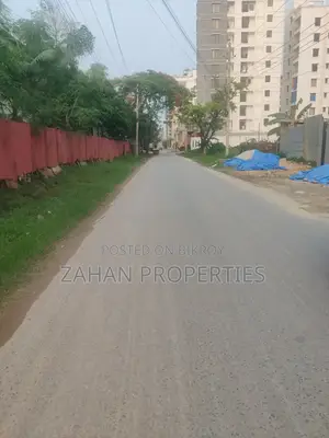 বসুন্ধরা আবাসিক এলাকায় এ ব্লকের ১০ কাঠার দক্ষিণমুখী প্লট বিক্রয় হবে।
