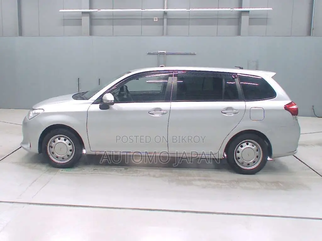 Toyota Corolla Fielder 1.5 Hybrid FWD 2021 Silver