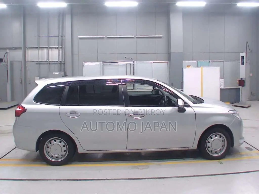 Toyota Corolla Fielder 1.5 Hybrid FWD 2021 Silver