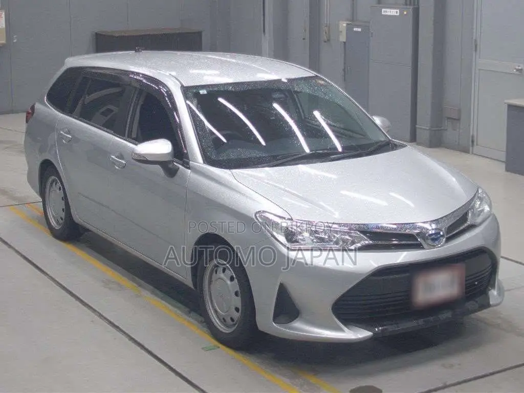 Toyota Corolla Fielder 1.5 Hybrid FWD 2021 Silver