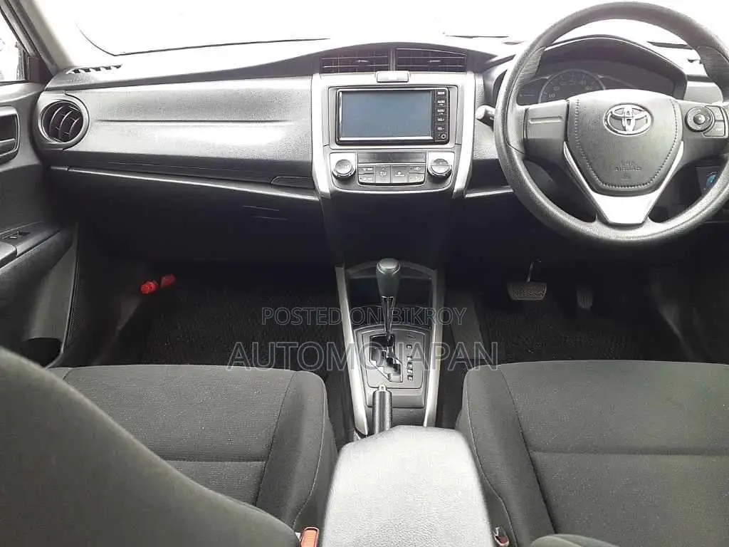 Toyota Corolla Fielder 1.5 Hybrid FWD 2021 Silver