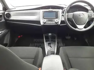 Toyota Corolla Fielder 1.5 Hybrid FWD 2021 Silver