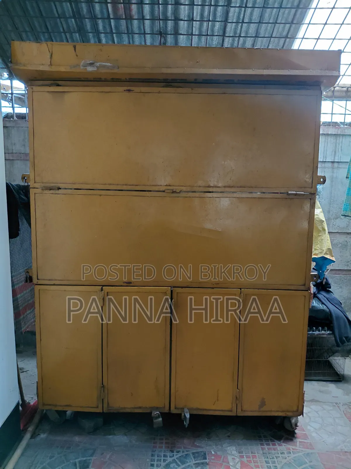 গাড়ি সিট বিক্রি করব