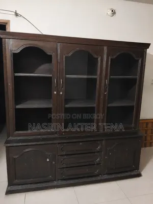 সেগুন কাঠের গ্লাস শোকেস বিক্রয় হবে (জরুরি)