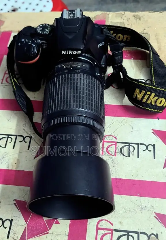একটি ক্যামেরা ও ক্যামেরার সাথের যাবতীয় জিনিস বিক্রয় করা হবে