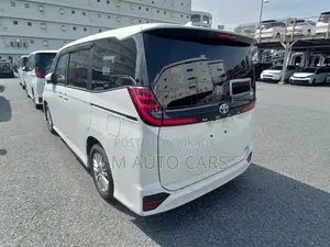 Toyota Noah 2022 Pearl