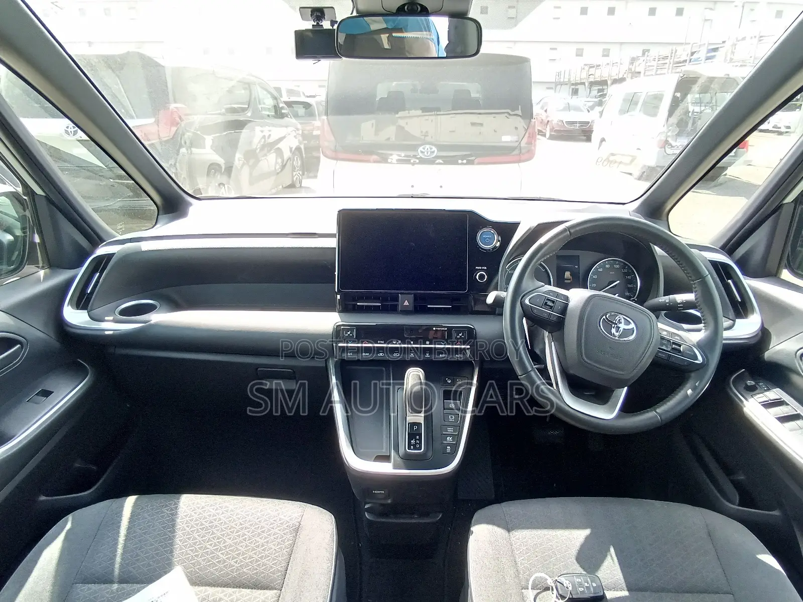 Toyota Noah 2022 Pearl