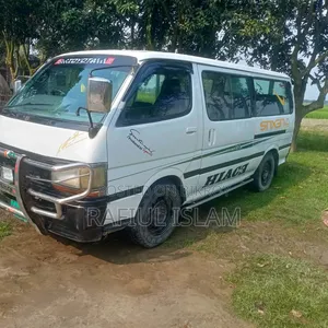 Toyota HiAce 2006 White