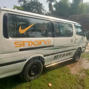 Toyota HiAce 2006 White