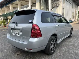 টয়োটা করোলা ফিল্ডার ২০০৪ সিলভার