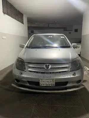 Toyota IST 2002 Silver