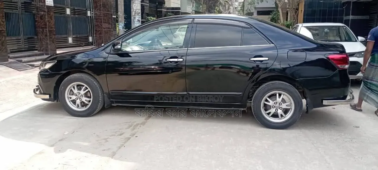 Toyota Premio 2016 Black