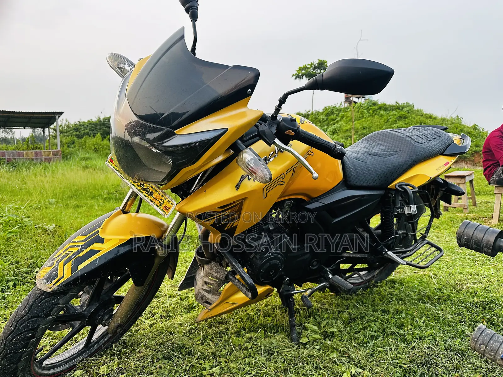 TVS Apache RTR 160 2V 2019 Yellow