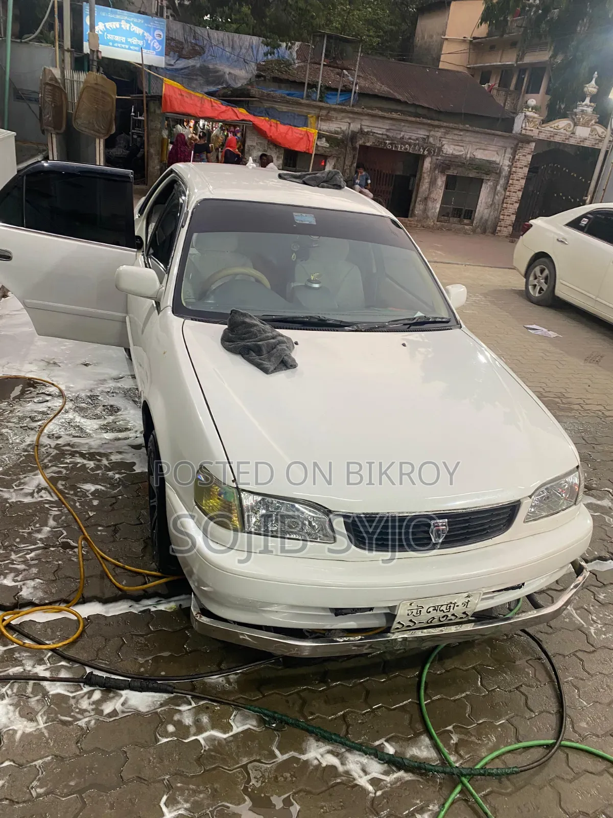 Toyota Corolla 1997 White