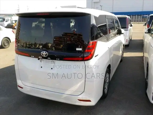 Toyota Noah 2022 Pearl