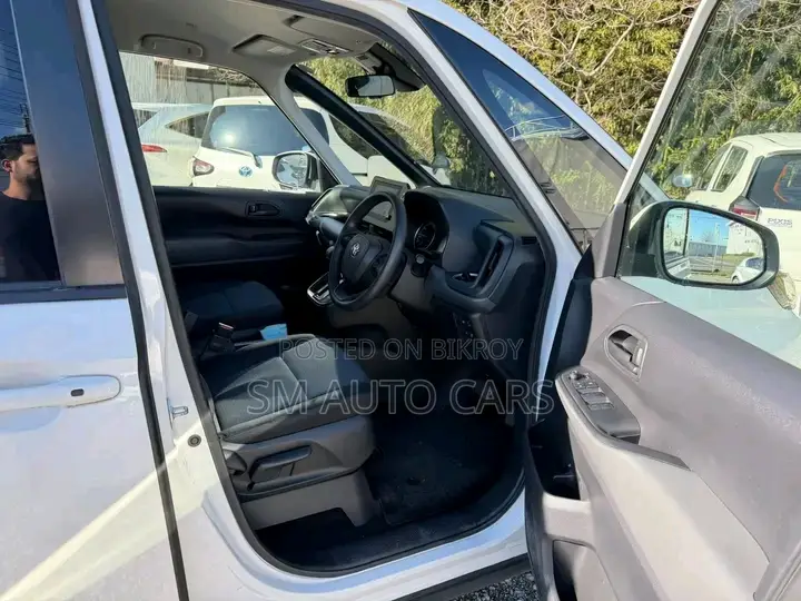 Toyota Noah 2022 Pearl
