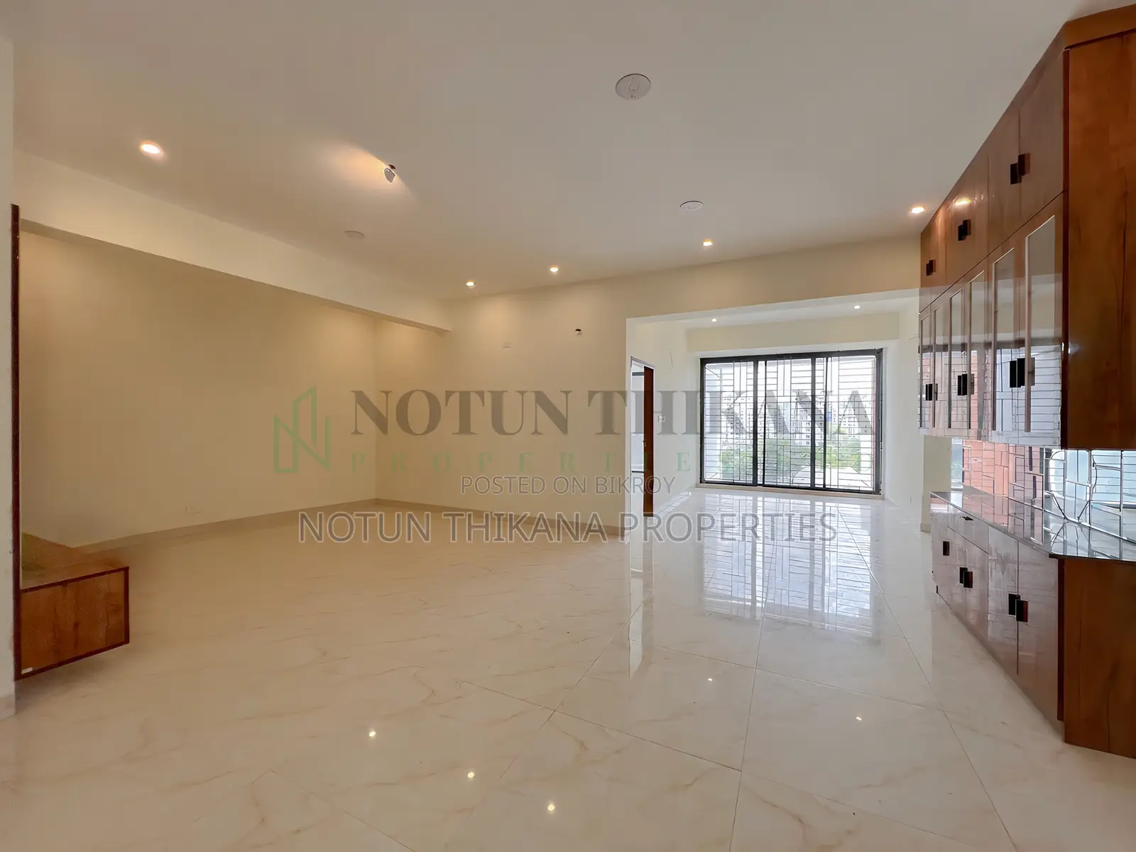 4bdrm Apartment in Basundhara for Rent
