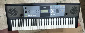 Yamaha PSR E233