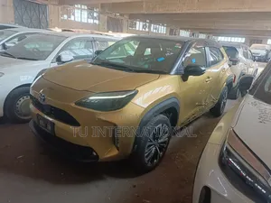 টয়োটা ইয়ারিস ক্রস ২০২১ গোল্ড