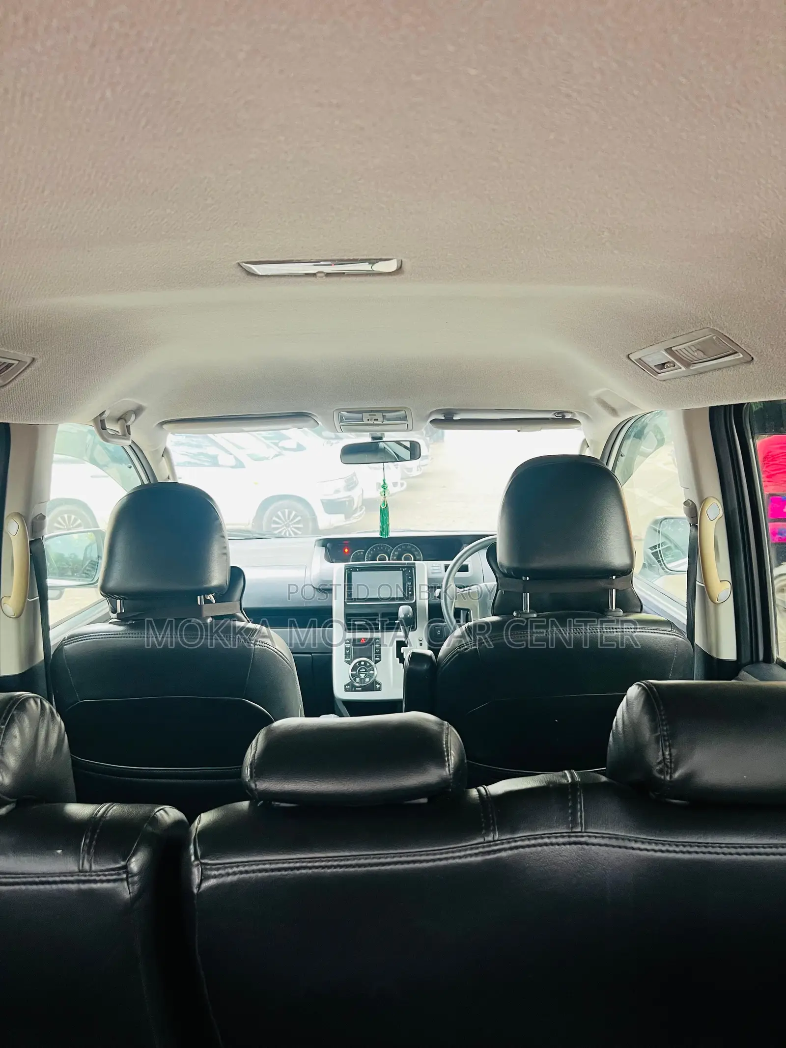 Toyota Noah 2012 Silver